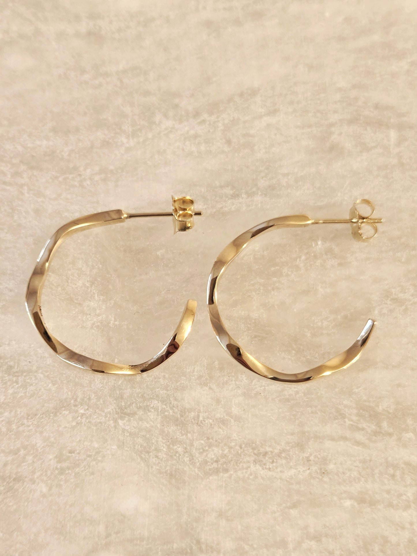 Wave Hoops
