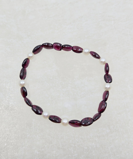 Garnet and Pearl stretch bracelet