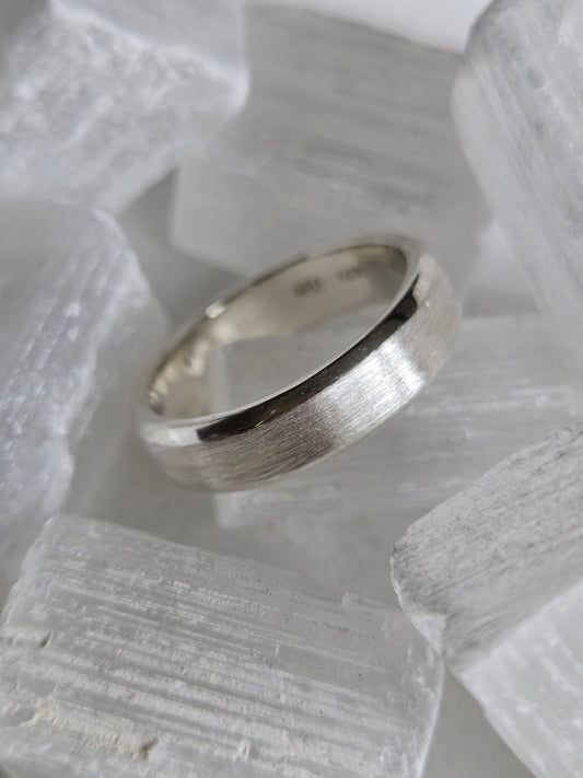 Men's Beveled Edge Brushed Band