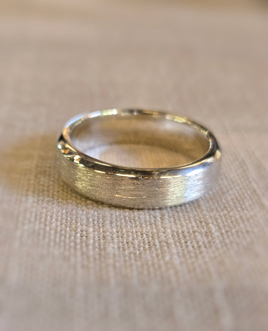 Men's Beveled Edge Brushed Band